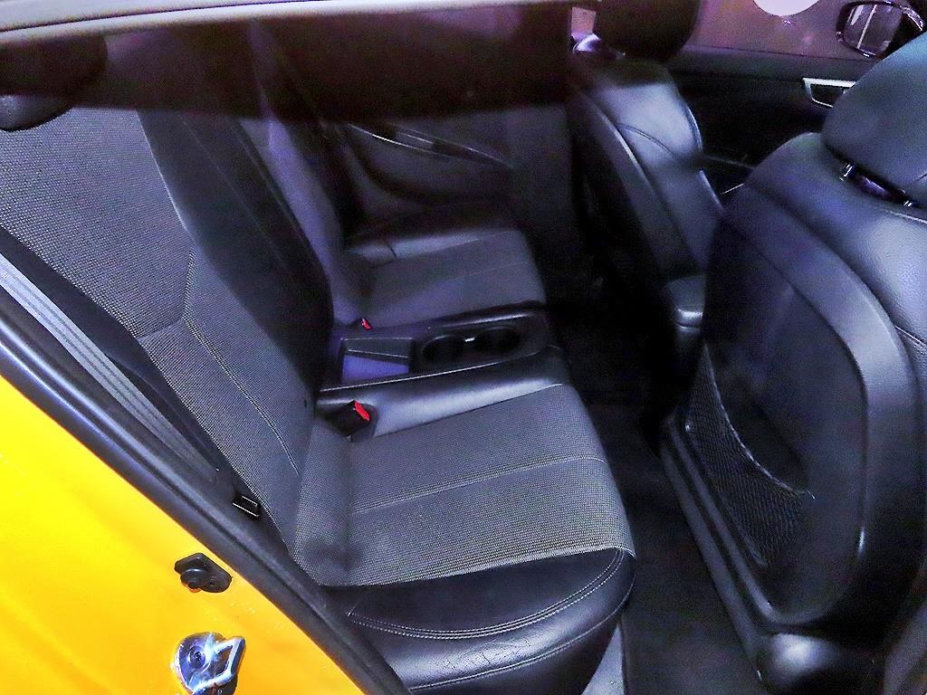 HYUNDAI Veloster - Vista 7