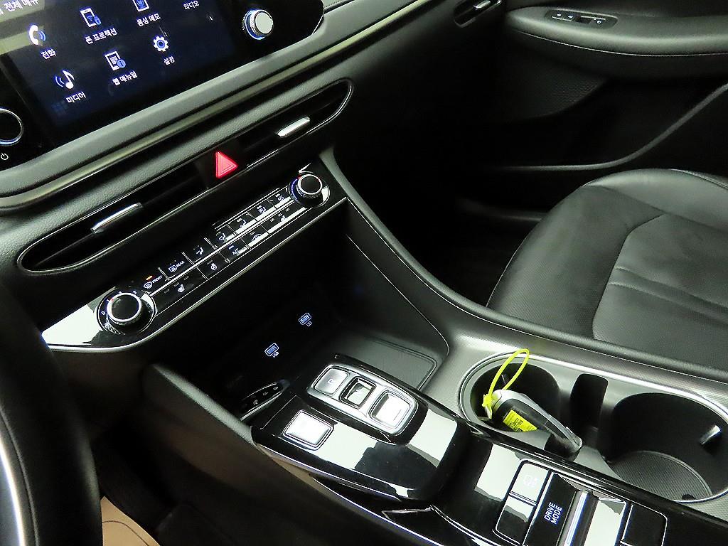 HYUNDAI Sonata - Vista 10