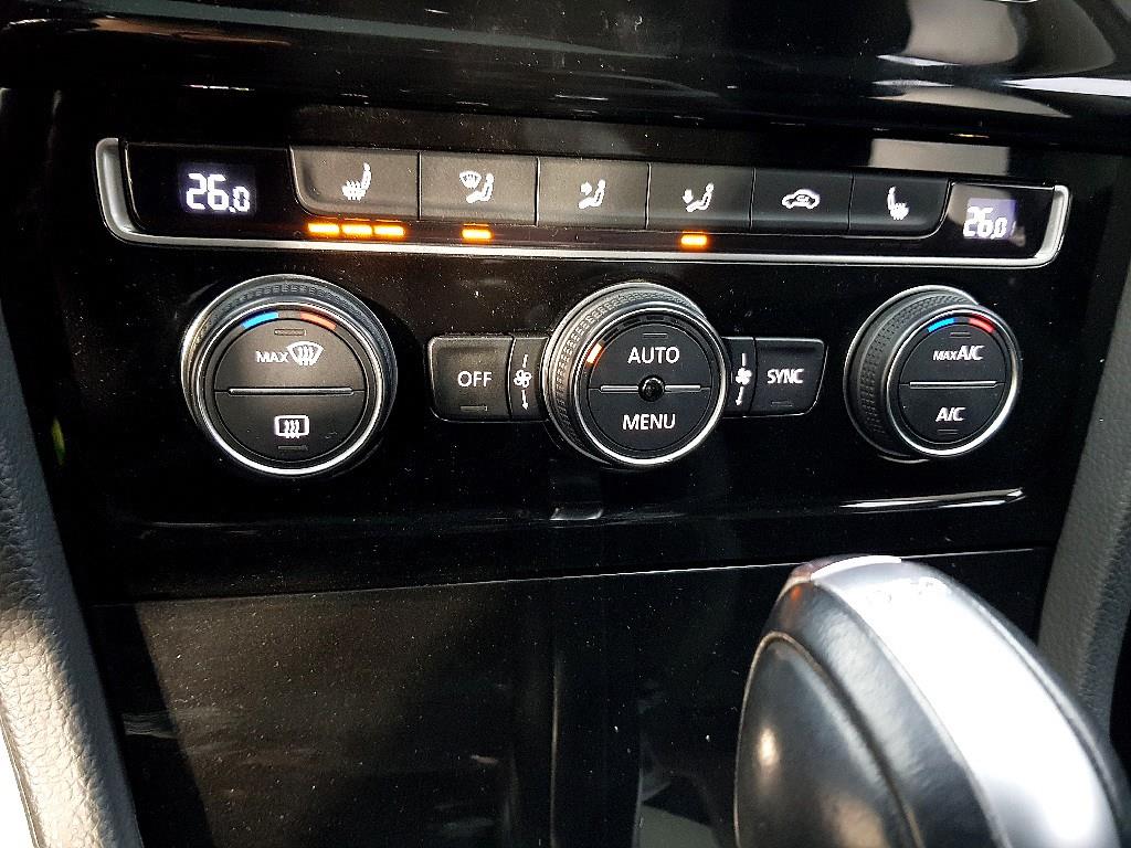 Volkswagen Golf - Vista 12