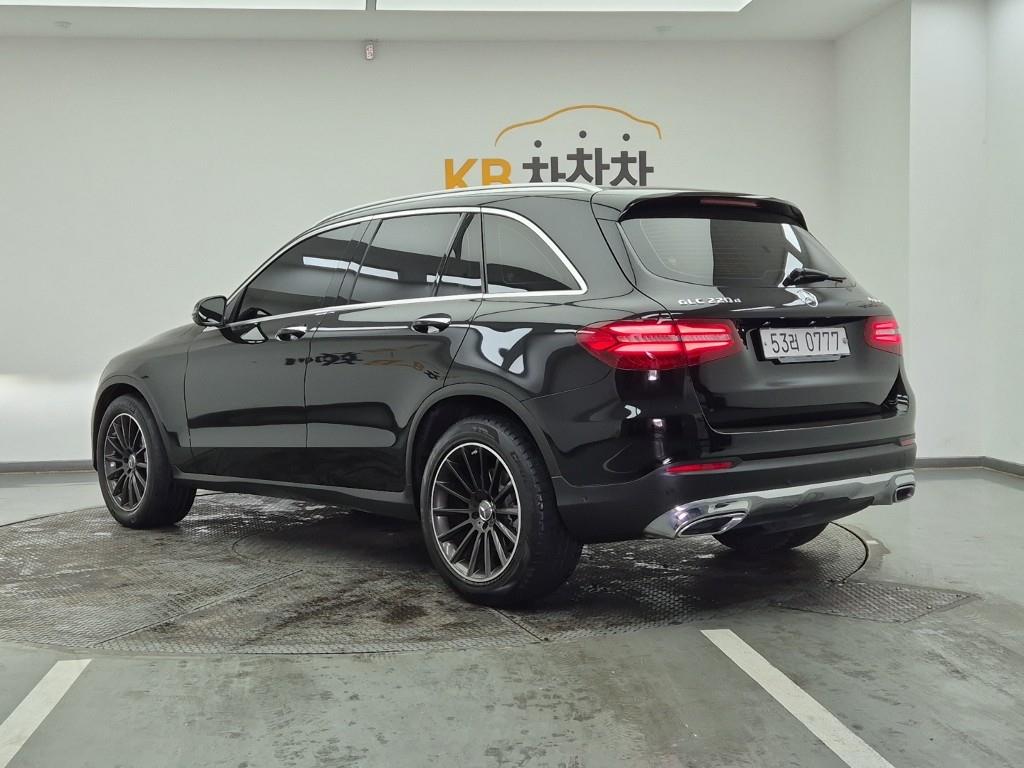 Mercedes Benz GLC Class - Vista 3