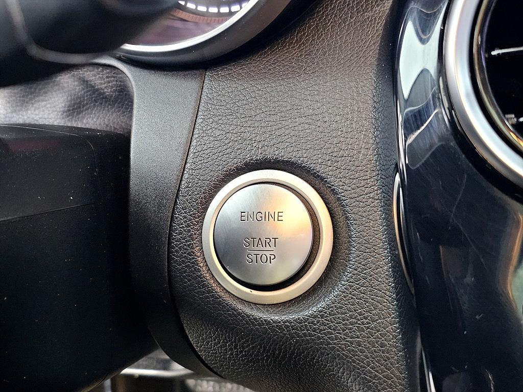 Mercedes Benz C Class 2015 Plateado - Importación desde Corea - HF Imports Iquique - Foto 14