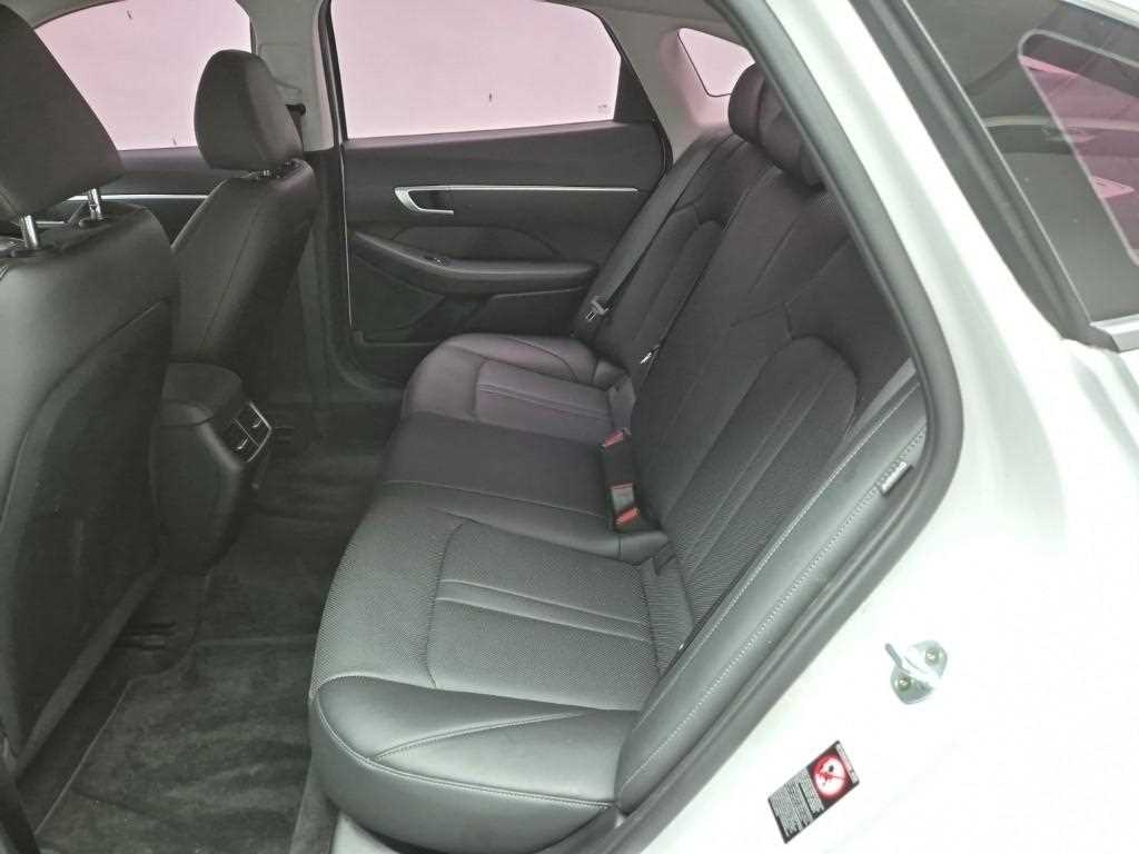 HYUNDAI Sonata - Vista 12