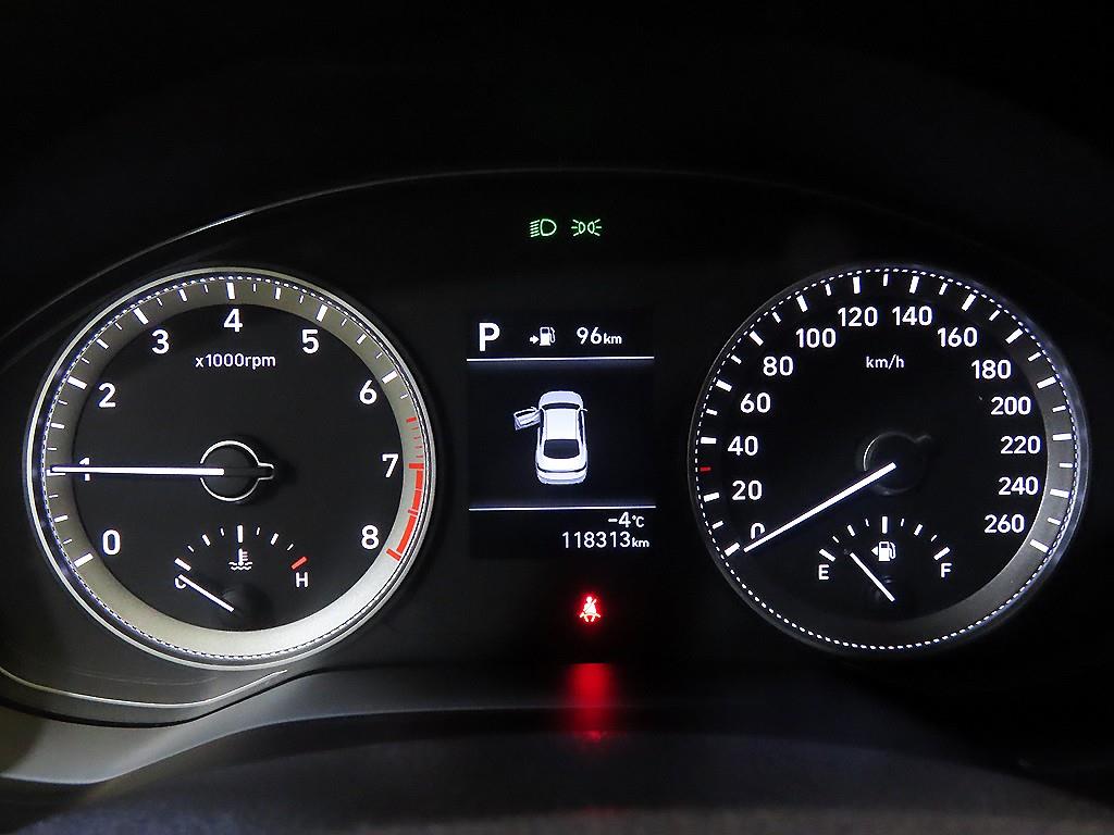 HYUNDAI Grandeur - Vista 9