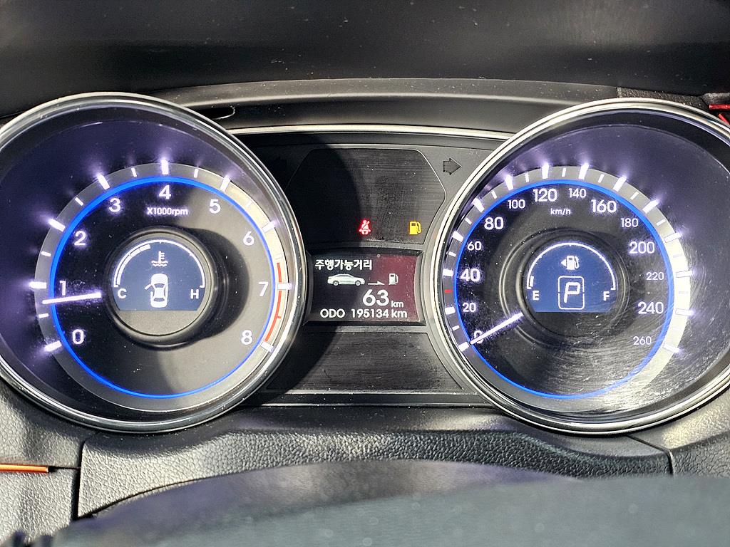 HYUNDAI Sonata - Vista 7