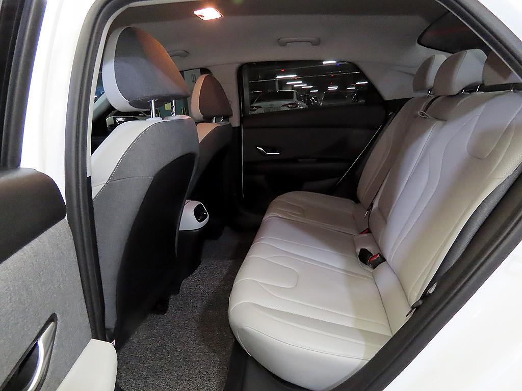 HYUNDAI Avante - Vista 7