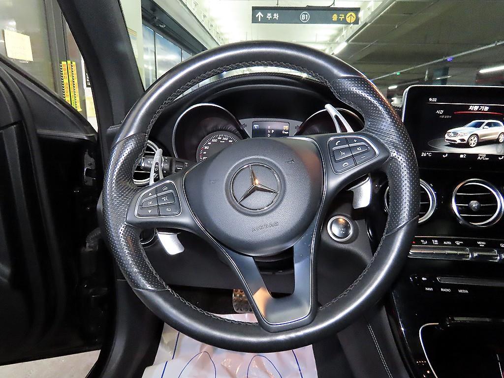 Mercedes Benz GLC Class - Vista 8