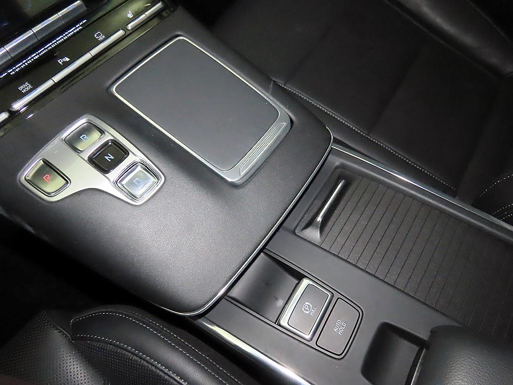 HYUNDAI Grandeur - Vista 12