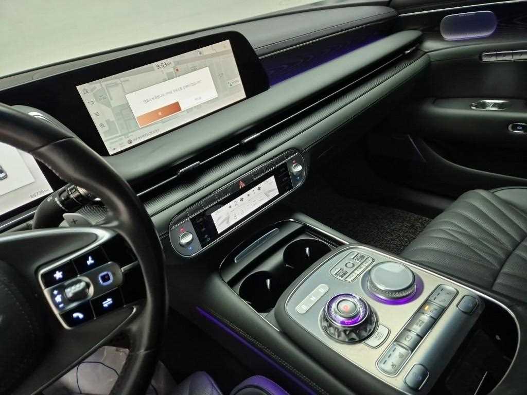 Genesis G90 - Vista 10