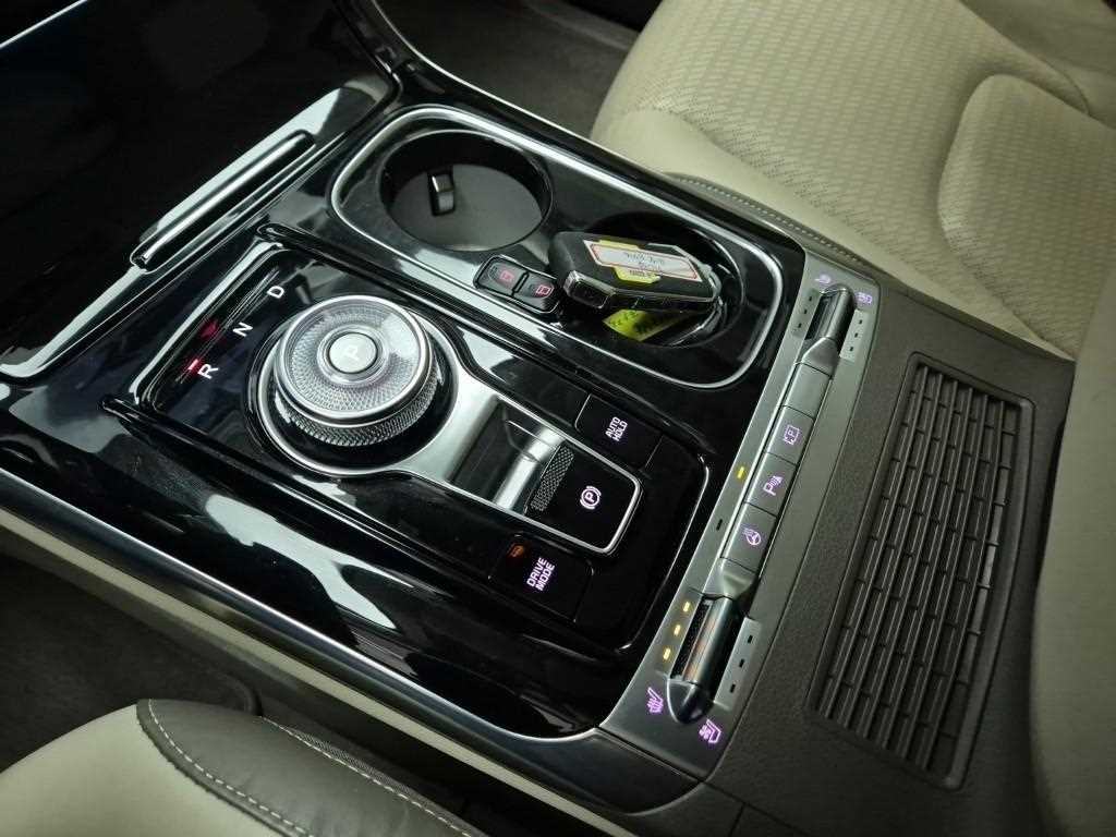 KIA Carnival - Vista 8