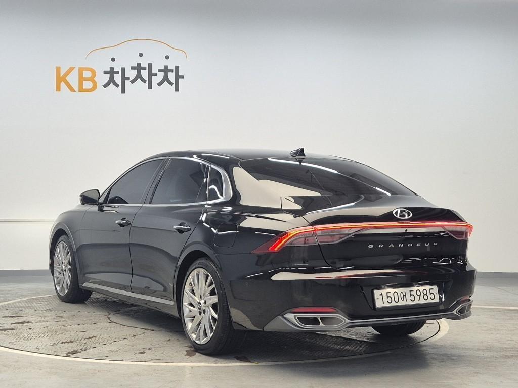 HYUNDAI Grandeur - Vista 2