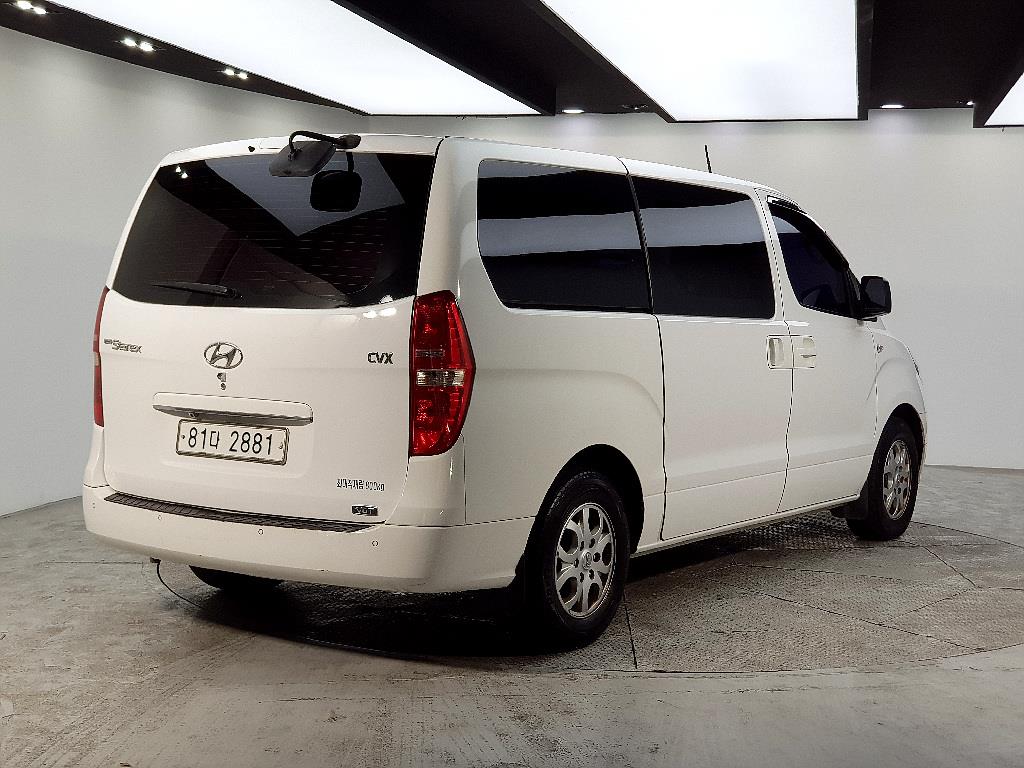 HYUNDAI Starex - Vista 4