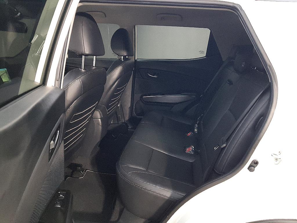 Ssangyong Tivoli - Vista 9