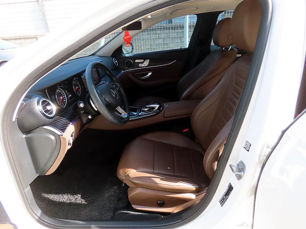 Mercedes Benz E class - Vista 5