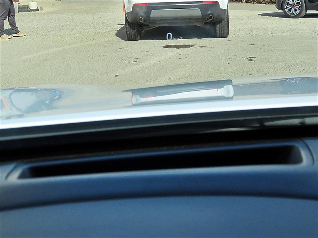 Genesis G80 - Vista 10