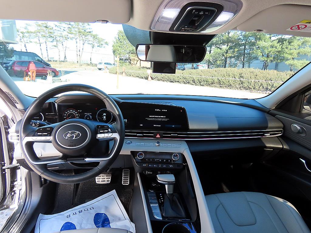 HYUNDAI Avante - Vista 7