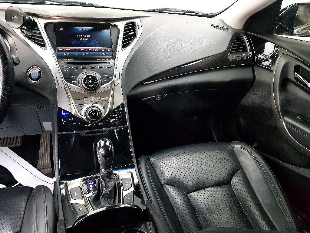 HYUNDAI Grandeur - Vista 10