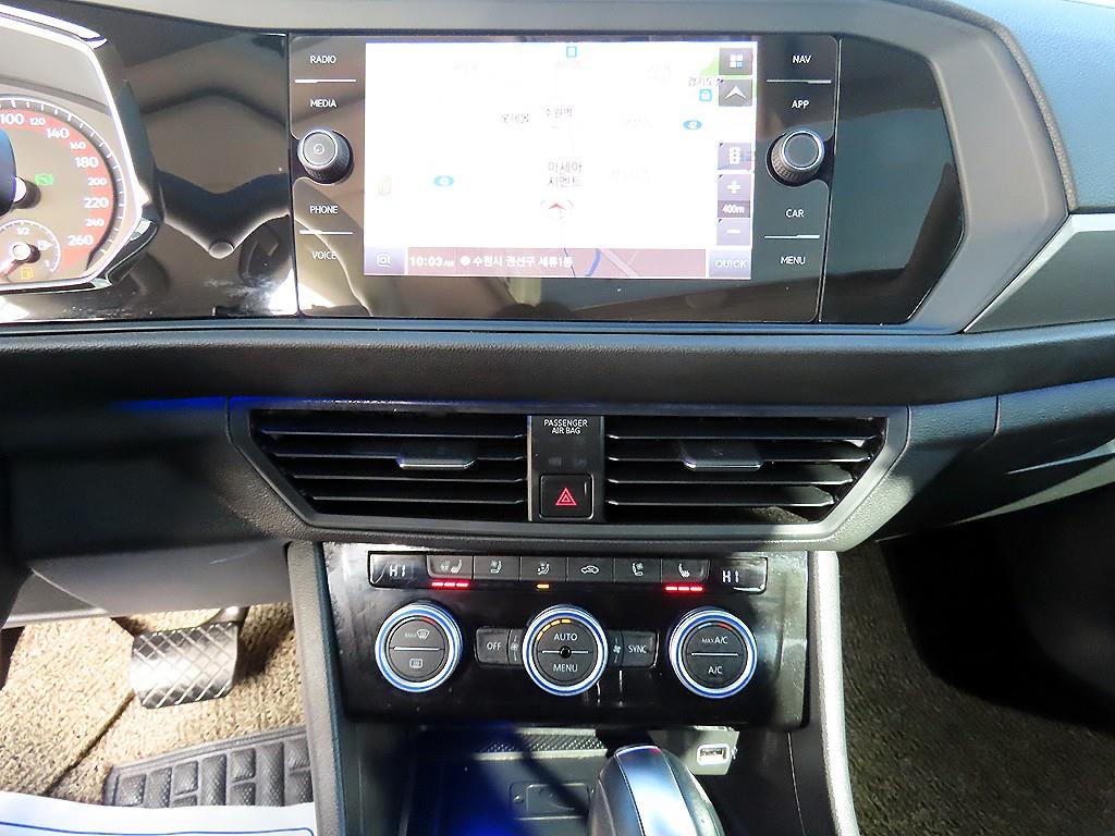 Volkswagen Jetta - Vista 12