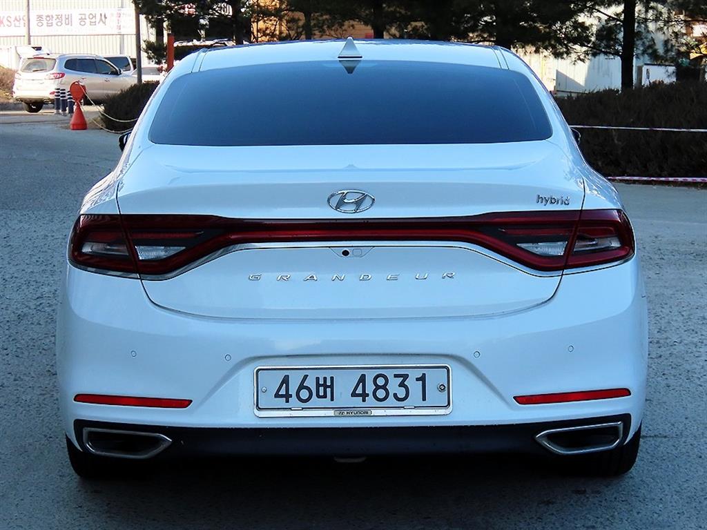 HYUNDAI Grandeur - Vista 4
