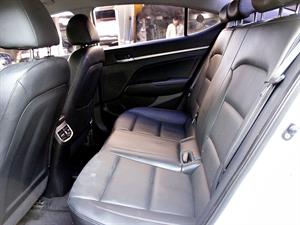 HYUNDAI Avante - Vista 12