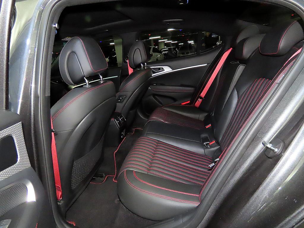 Genesis G70 - Vista 7