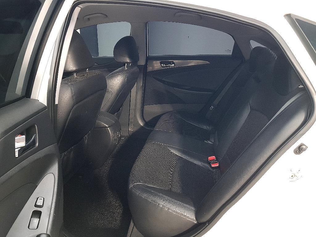 HYUNDAI Sonata - Vista 9