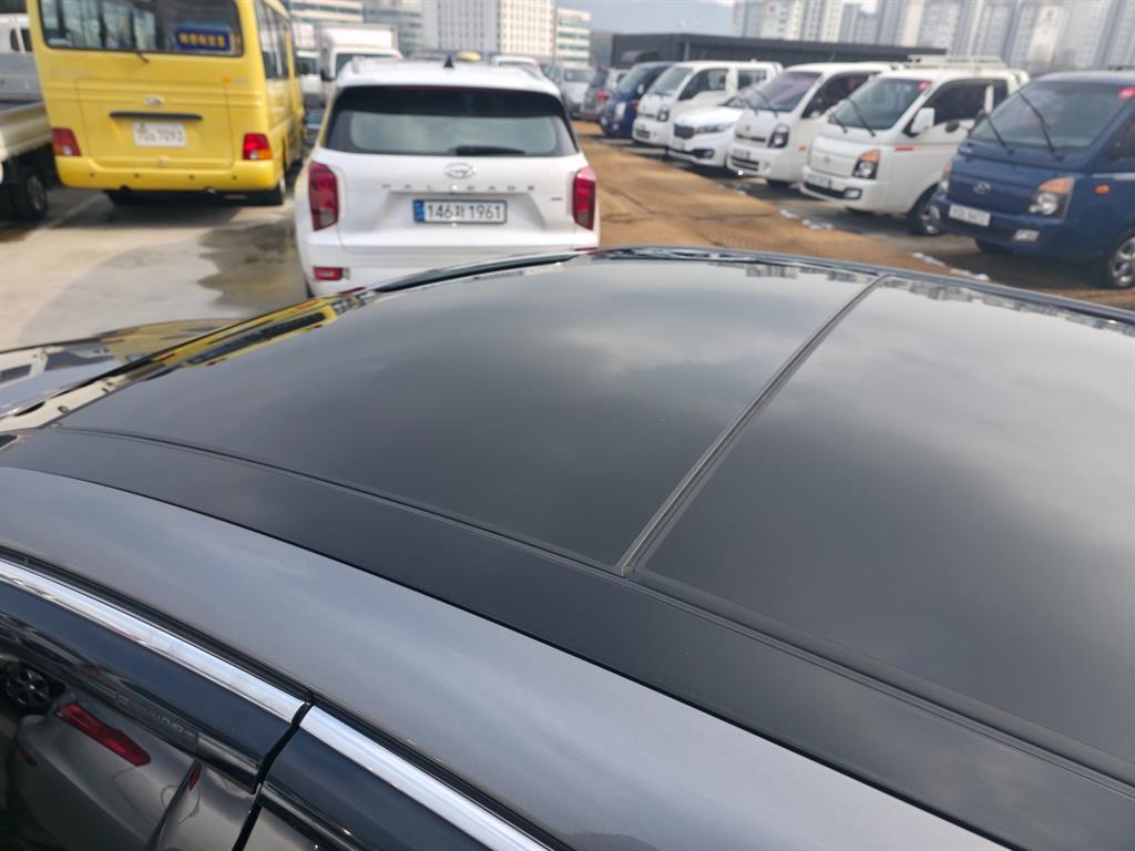 HYUNDAI Grandeur - Vista 9