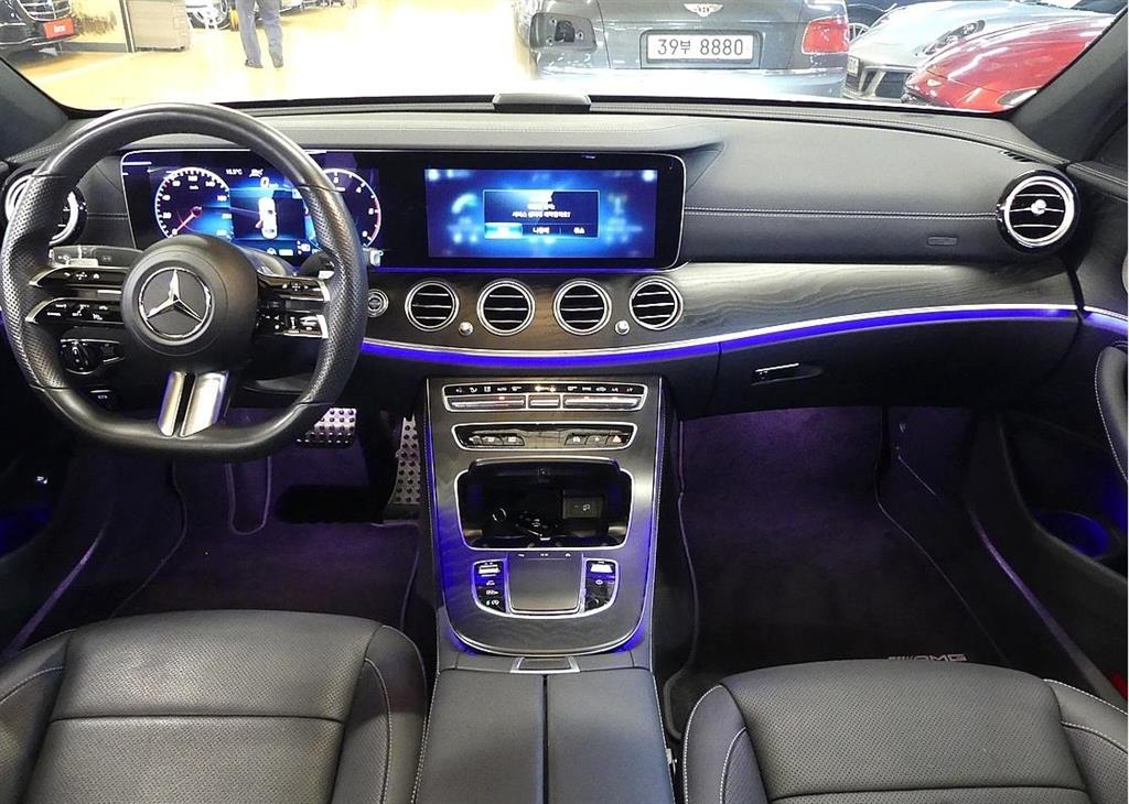 Mercedes Benz E class - Vista 4