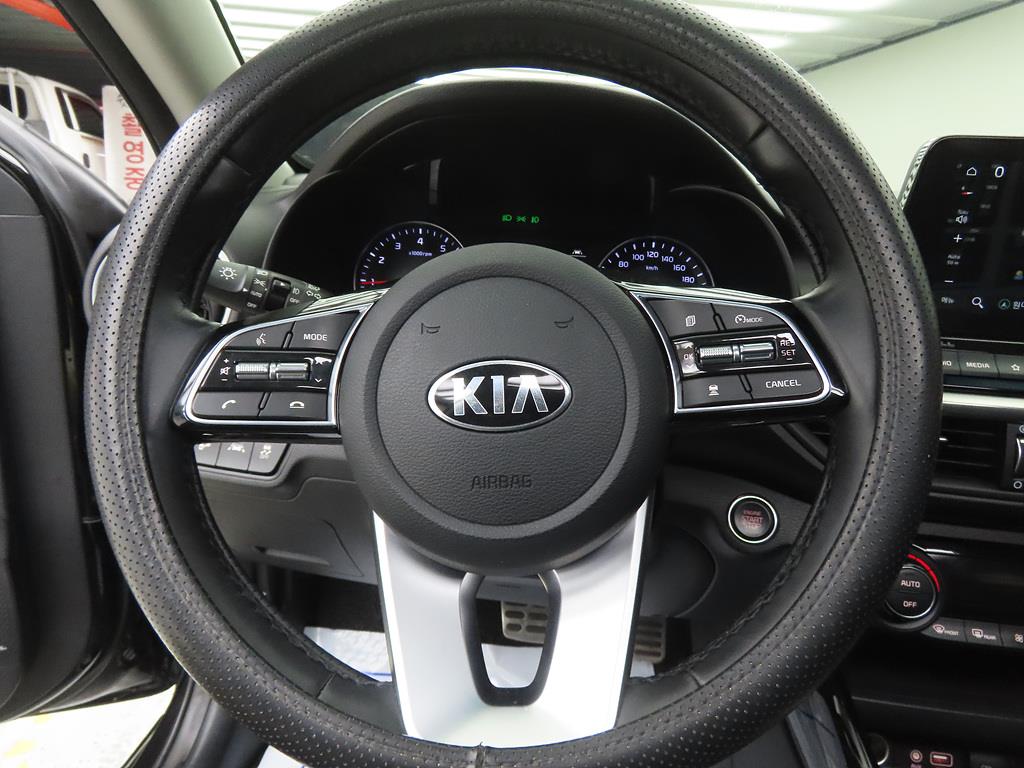 KIA K3 - Vista 8