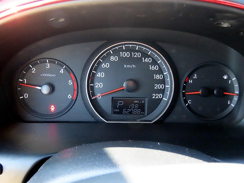 HYUNDAI Starex - Vista 8