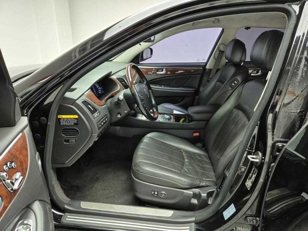 HYUNDAI Equus - Vista 11