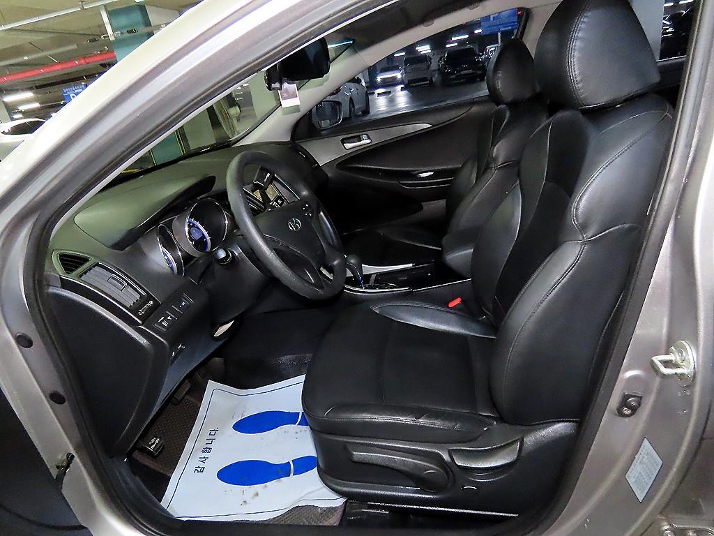 HYUNDAI Sonata - Vista 6