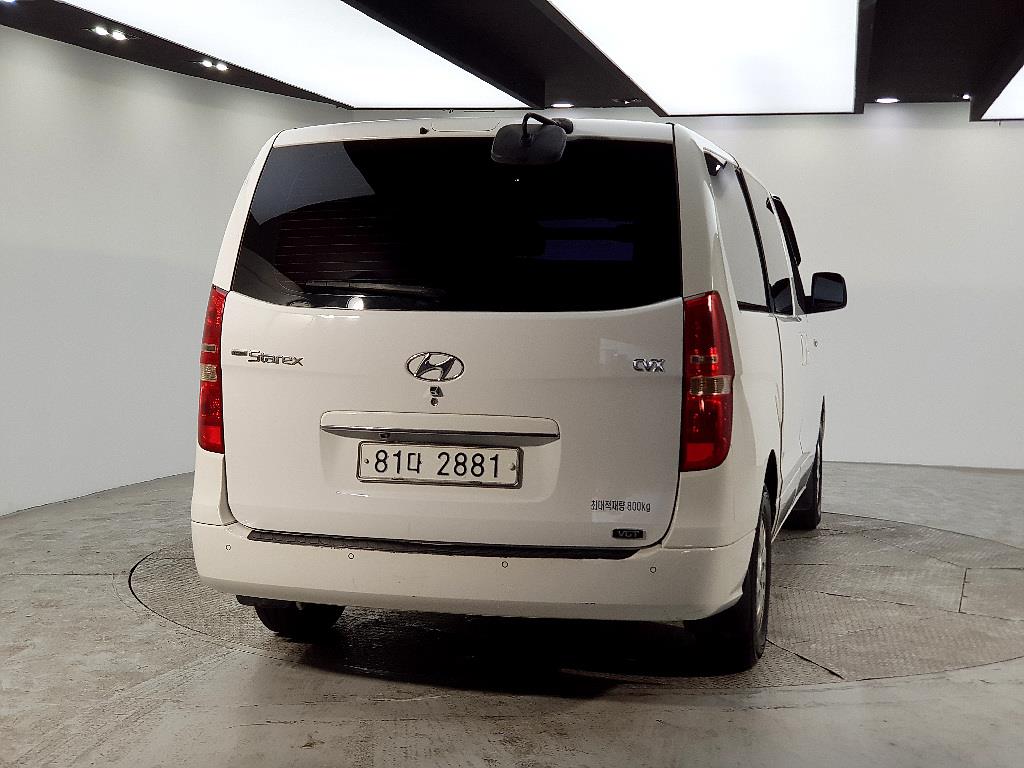 HYUNDAI Starex - Vista 3