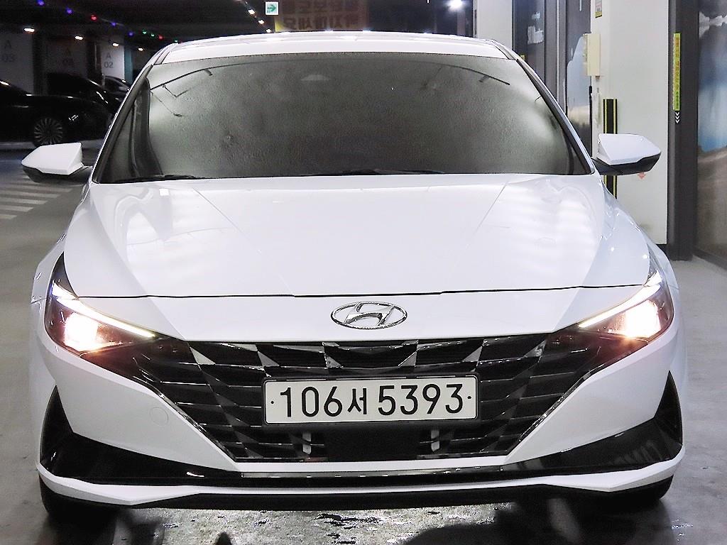 HYUNDAI Avante - Vista 2