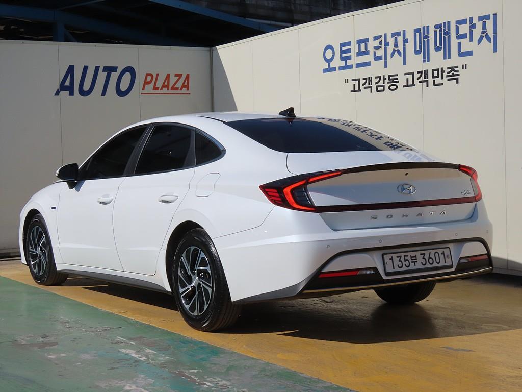 HYUNDAI Sonata - Vista 4