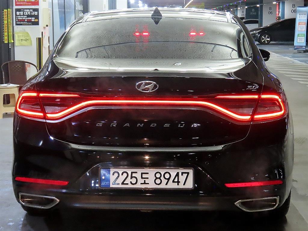 HYUNDAI Grandeur - Vista 5
