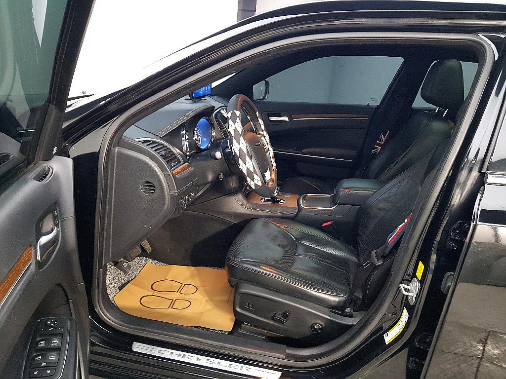 Chrysler 300C - Vista 8