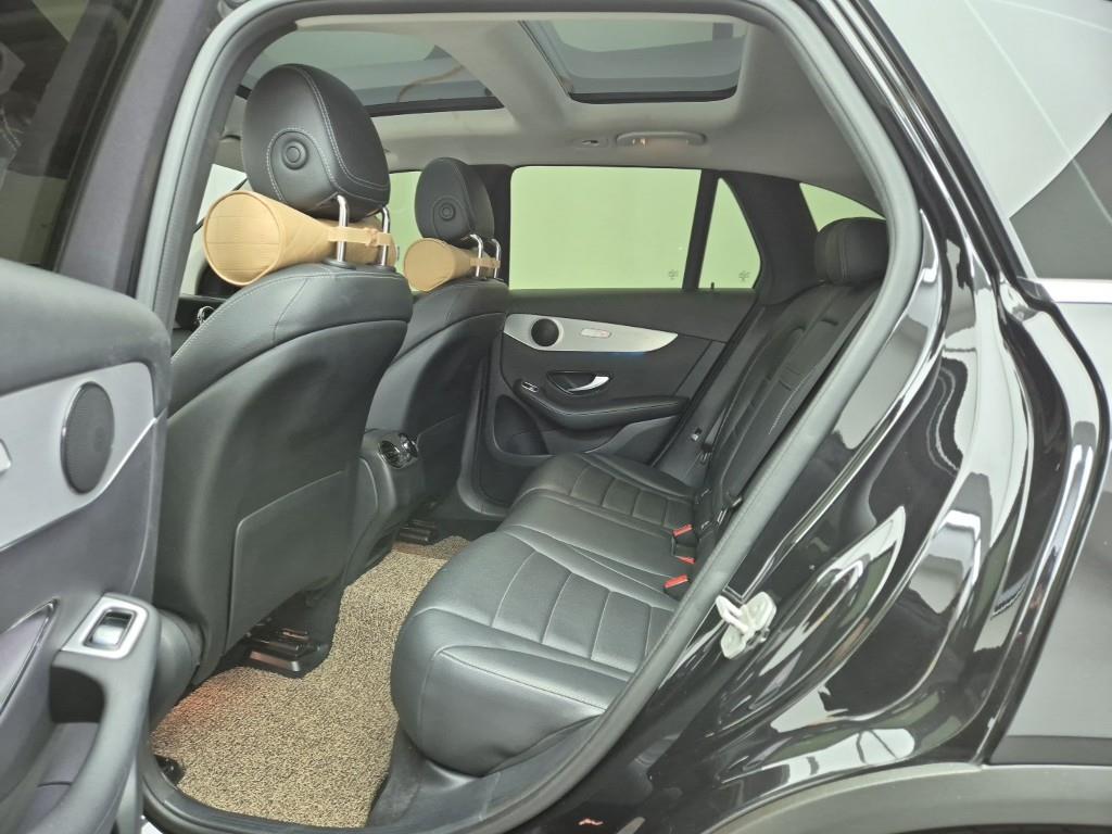 Mercedes Benz GLC Class - Vista 12