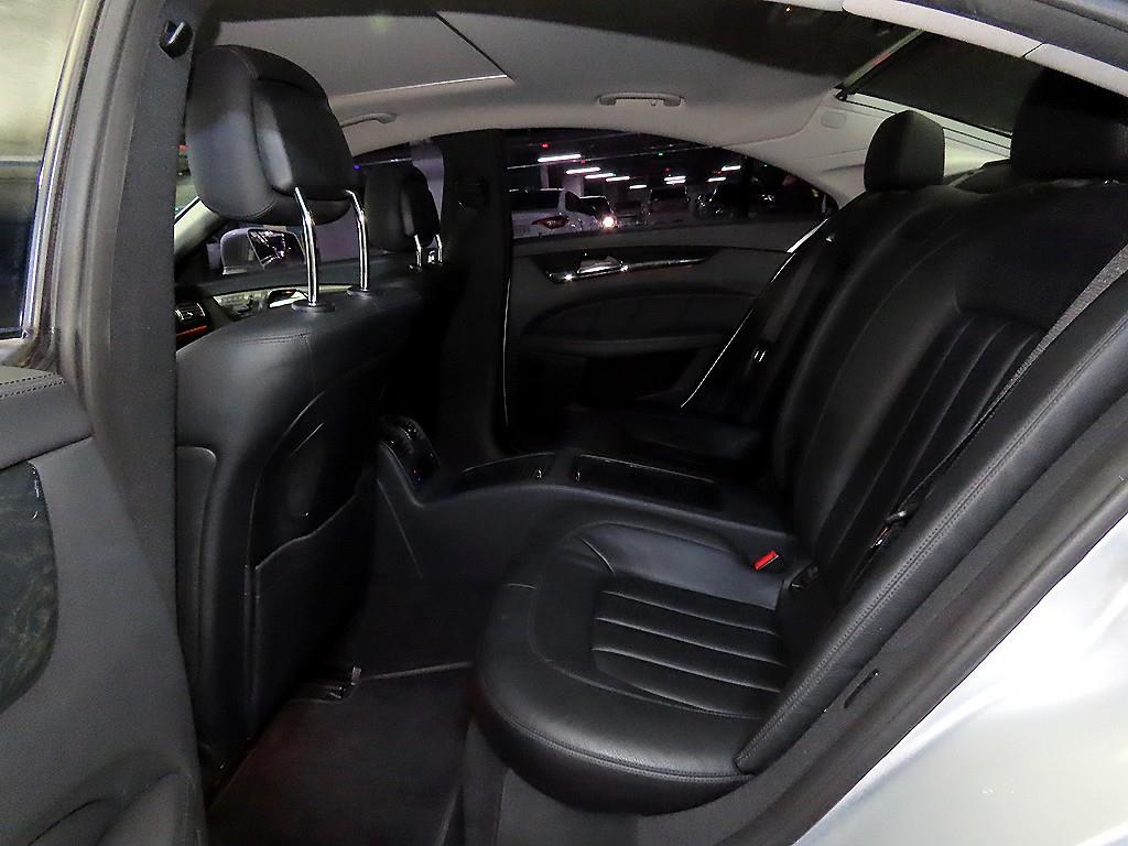 Mercedes Benz CLS Class - Vista 7