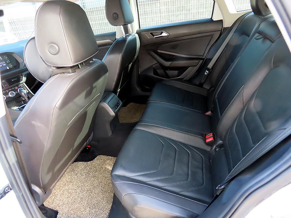 Volkswagen Jetta - Vista 6