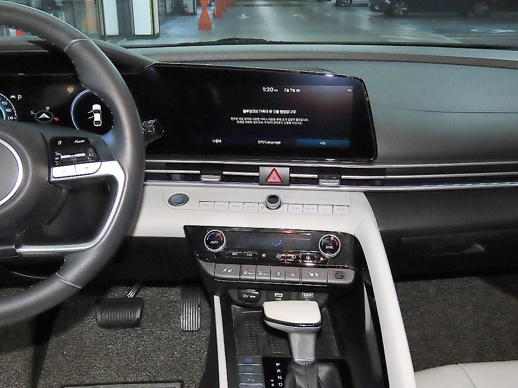 HYUNDAI Avante - Vista 11