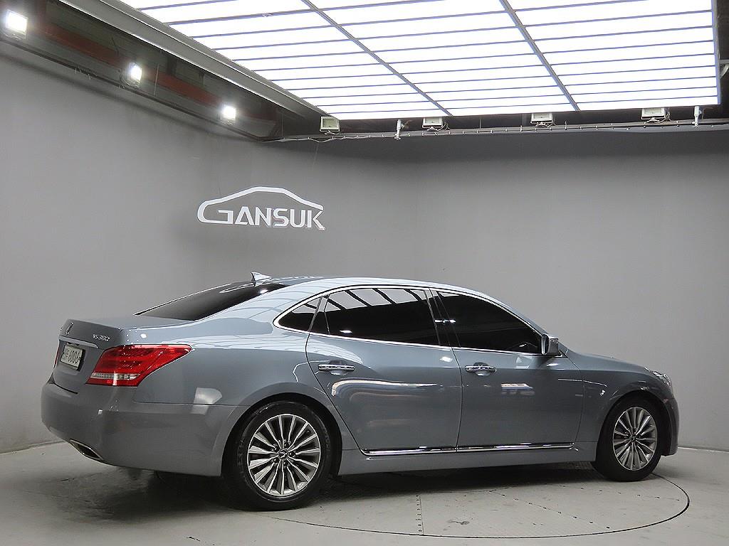 HYUNDAI Equus - Vista 7