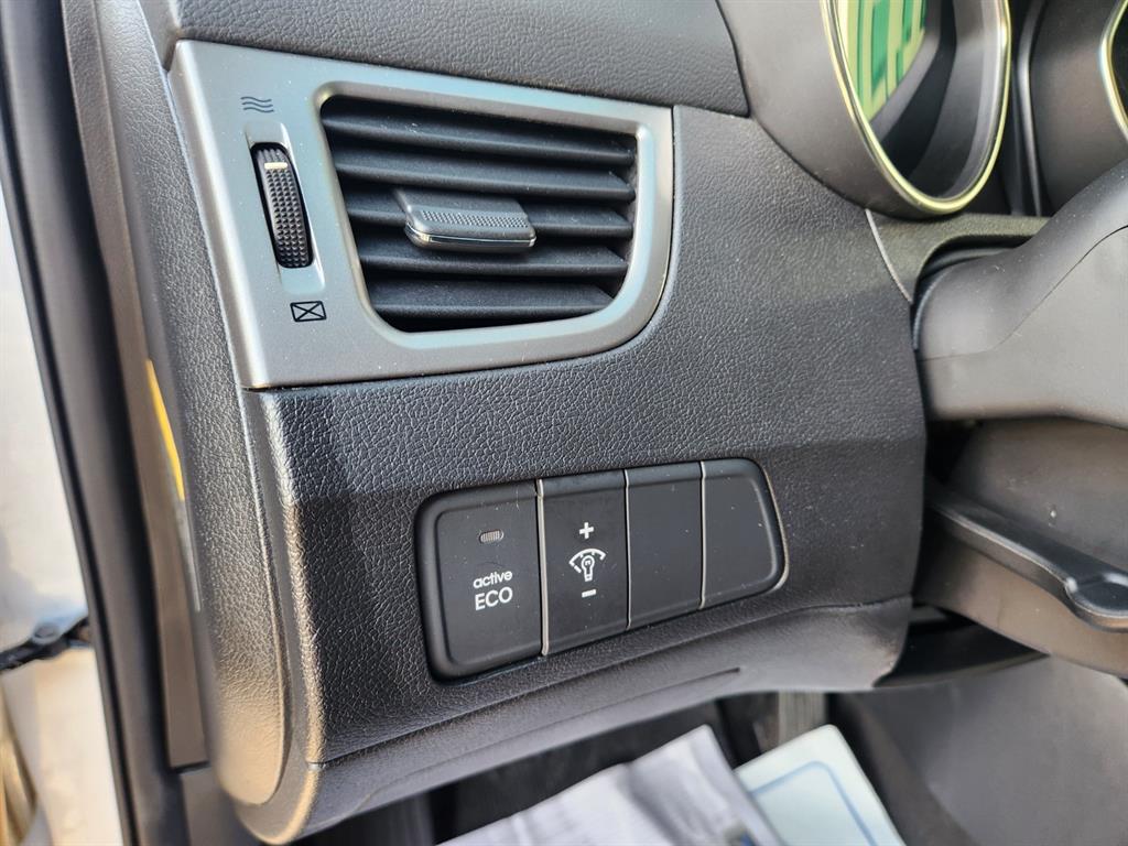 HYUNDAI Avante - Vista 11