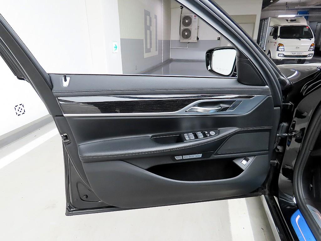 BMW 7 Series - Vista 10