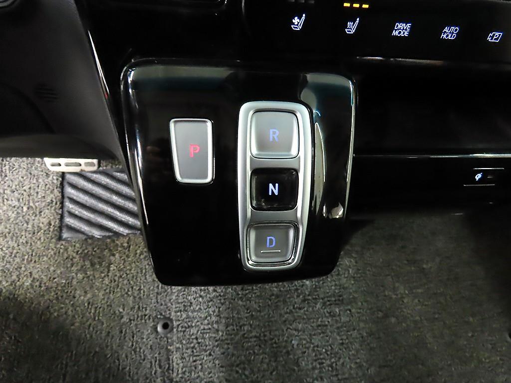 HYUNDAI Staria - Vista 10