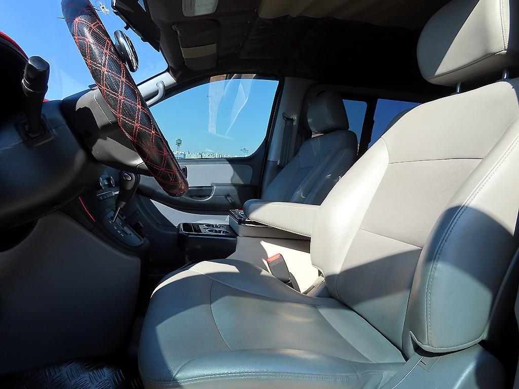 HYUNDAI Starex - Vista 5