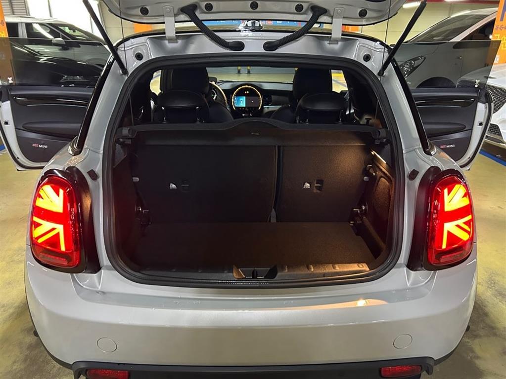 Mini Cooper Electric 2023 the color of pearl - Importación desde Corea - HF Imports Iquique - Foto 19