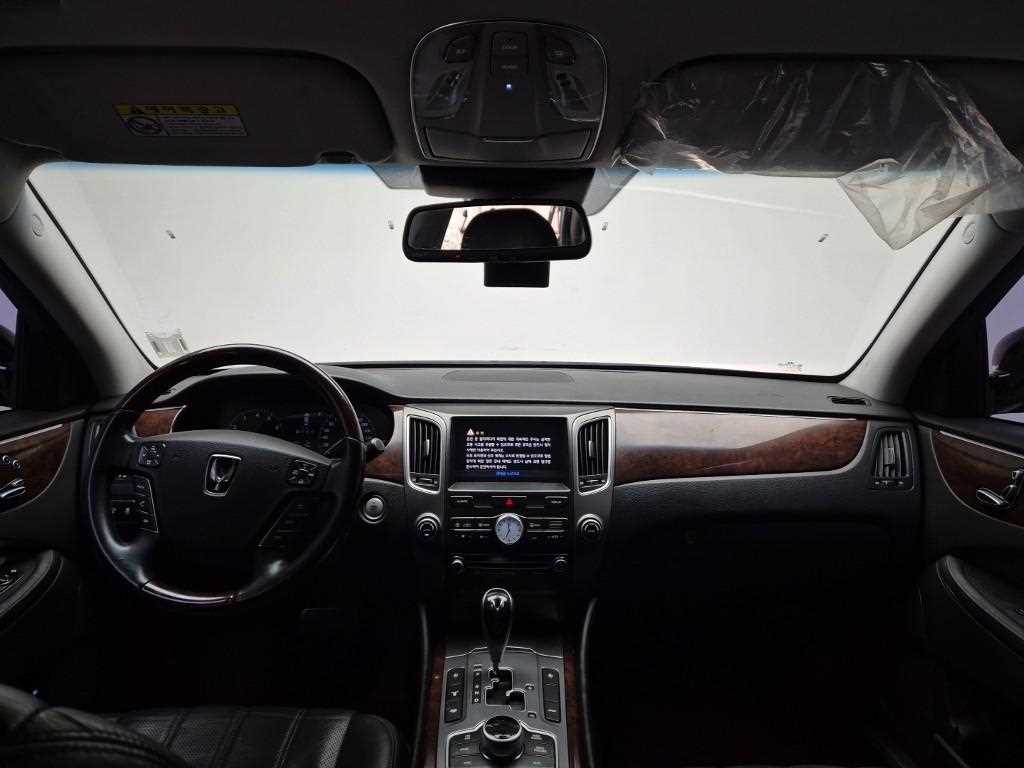 HYUNDAI Equus - Vista 7