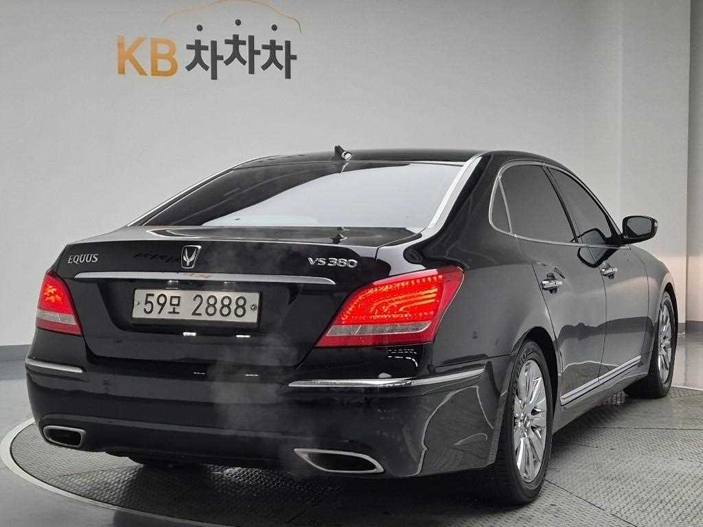 HYUNDAI Equus - Vista 3