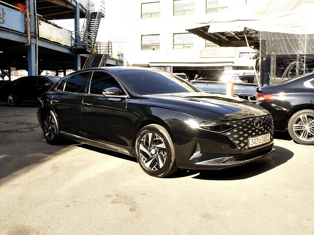 HYUNDAI Grandeur - Vista 3