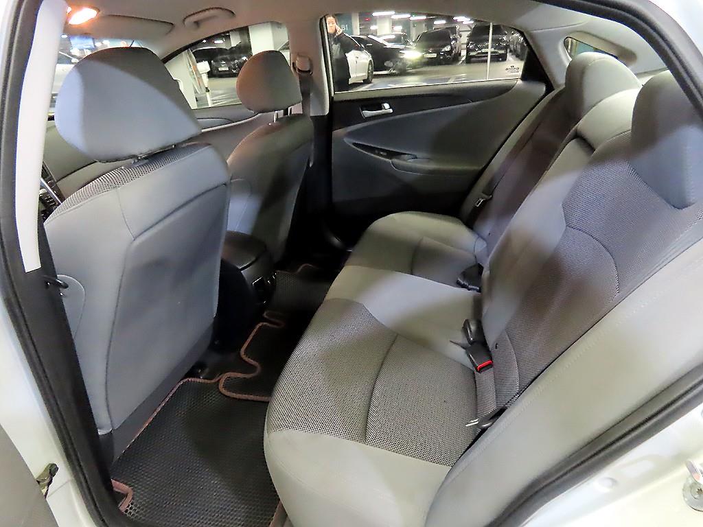 HYUNDAI Sonata - Vista 7